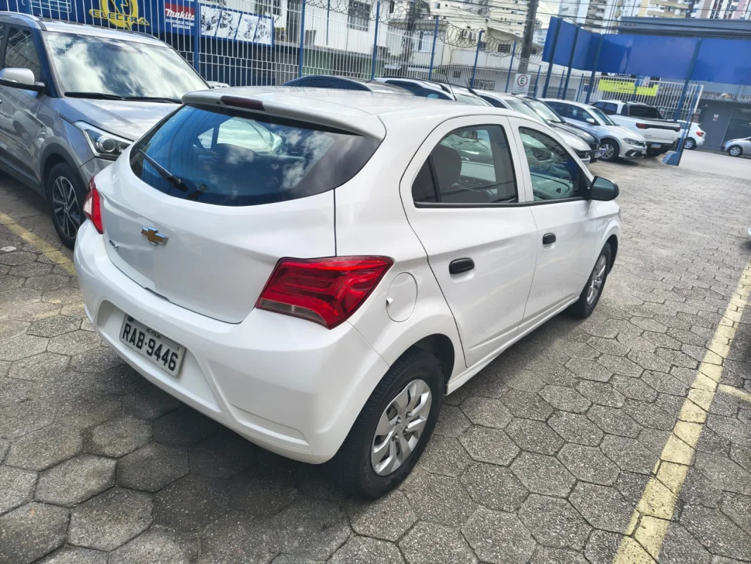 Onix Joy hatch 1.0 Mec. Completo 2020 - Imagem 6