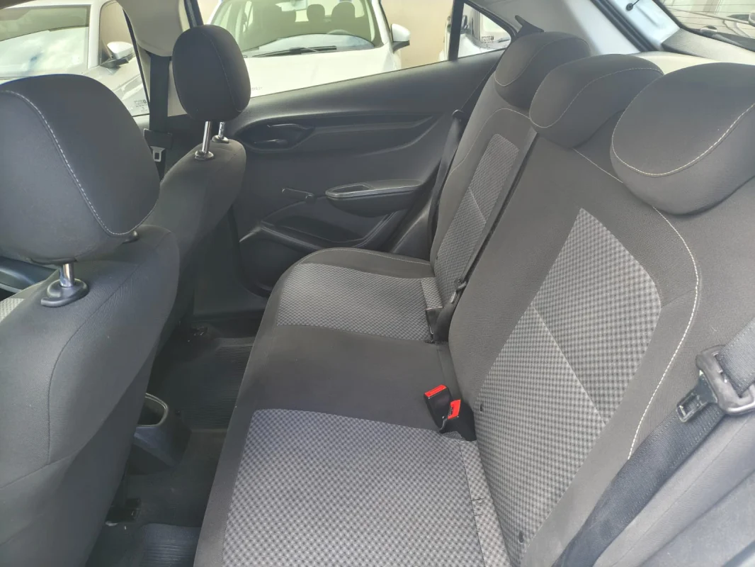 Onix Joy hatch 1.0 Mec. Completo 2020 - Imagem 14