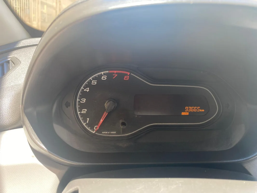 Onix Joy 1.0 Mec. Completo 2018 - Imagem 10