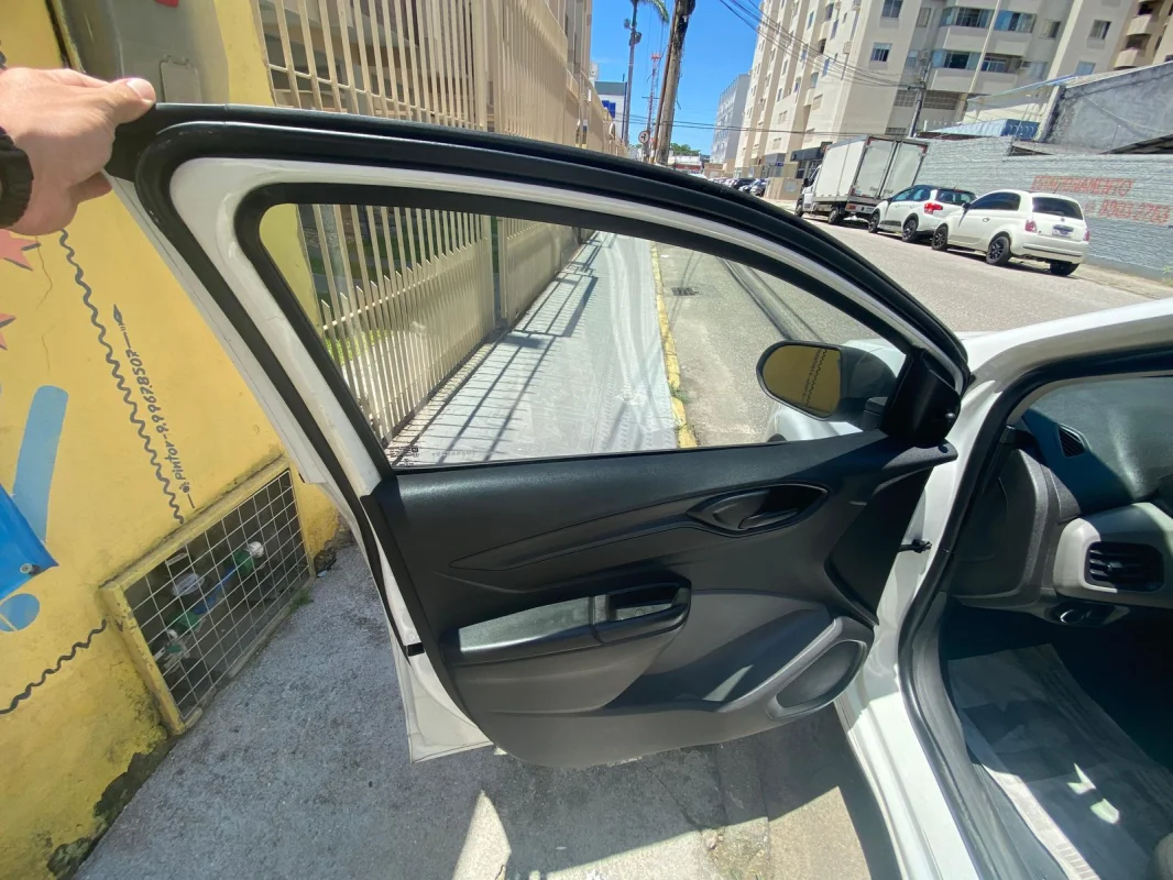 Onix Joy 1.0 Mec. Completo 2018 - Imagem 13