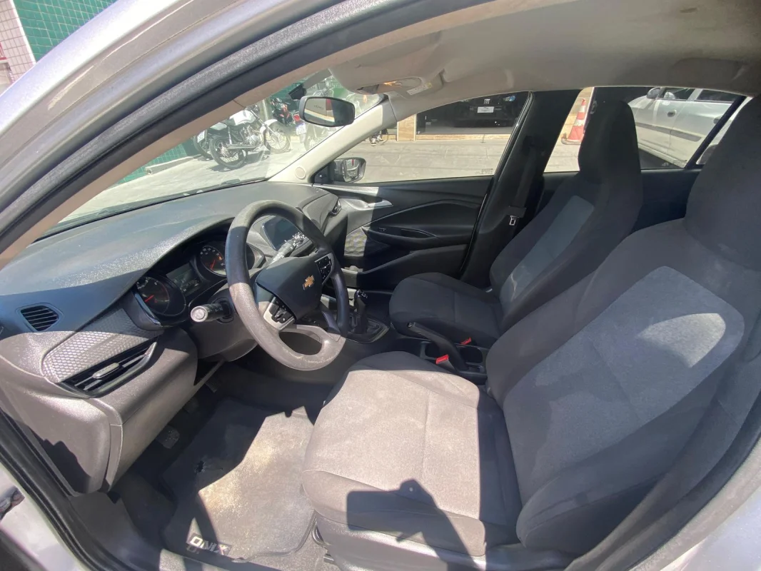 Onix 1.0 Mec. Completo 2020 - Imagem 9