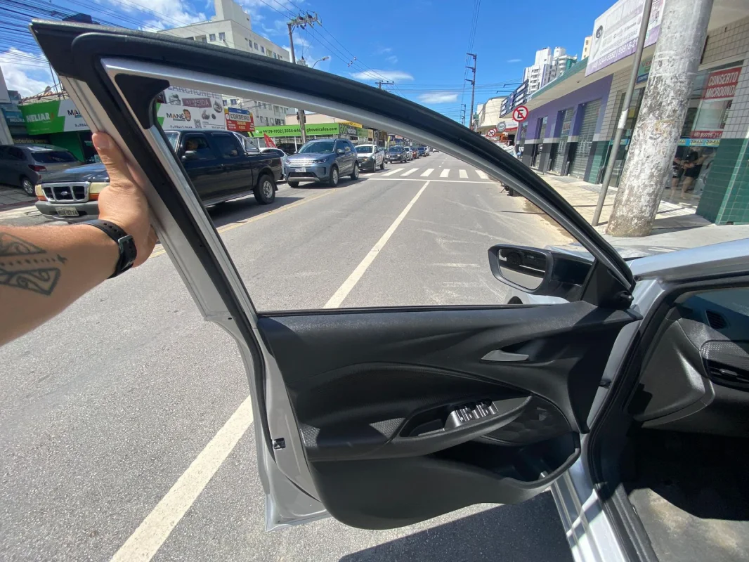 Onix 1.0 Mec. Completo 2020 - Imagem 13