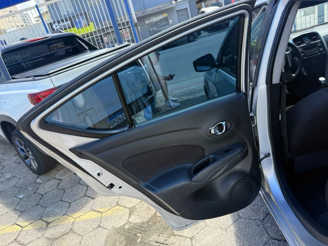 Versa SL 1.6 Mec. Completo GNV 2016 - Imagem 12