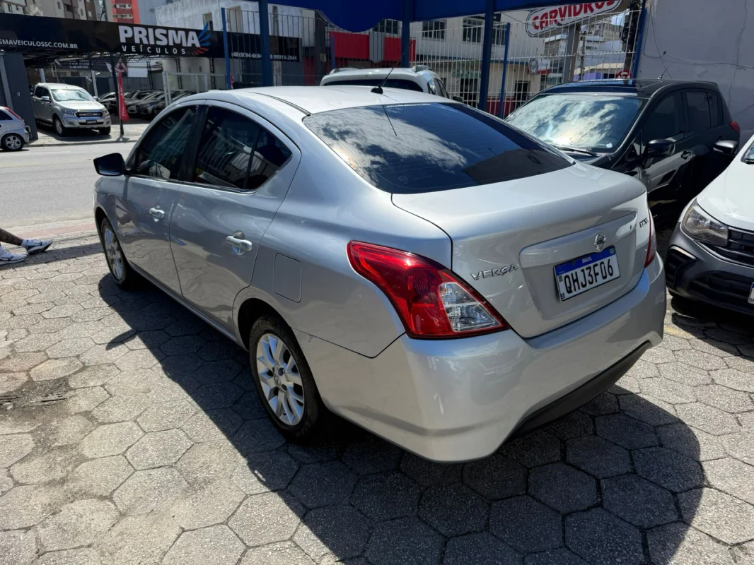 Versa SL 1.6 Mec. Completo GNV 2016 - Imagem 5