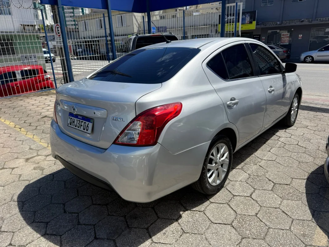 Versa SL 1.6 Mec. Completo GNV 2016 - Imagem 3