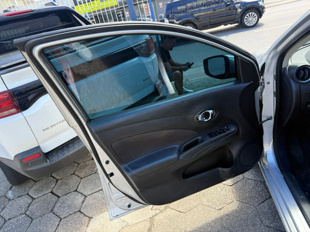 Versa SL 1.6 Mec. Completo GNV 2016 - Imagem 17