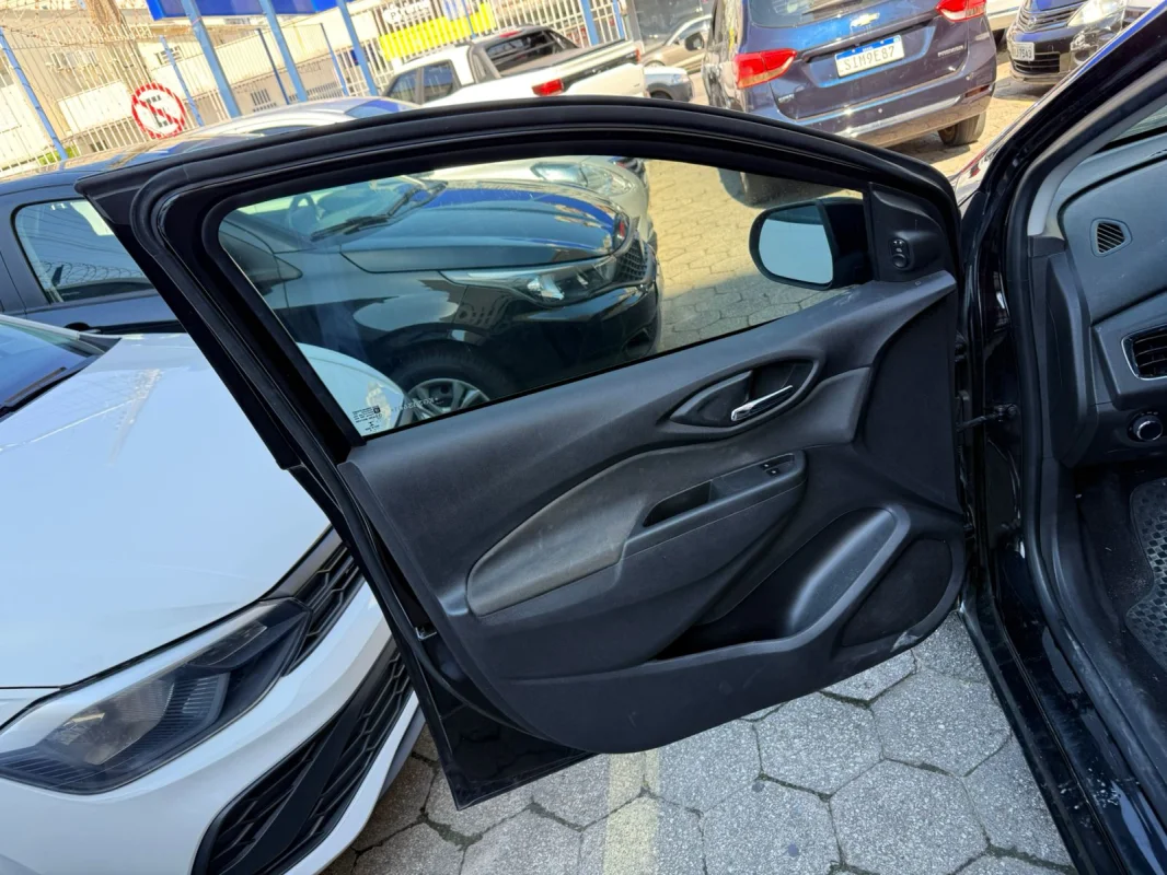 Prisma LT 1.4 Mec. Completo 2019 - Imagem 13