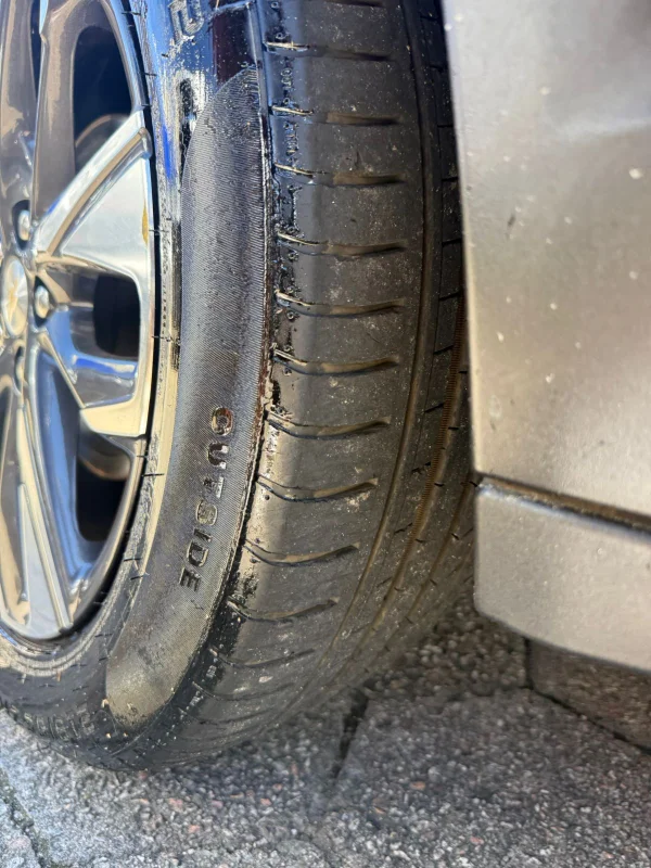 TRACKER Premier 1.2 Turbo 12V Flex Automática com TETO 2024 - Imagem 13