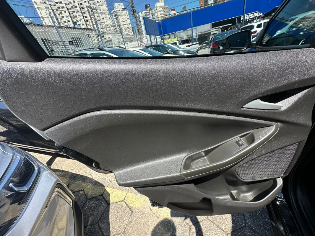 TRACKER 1.0 Turbo 12V Flex Automática 2023 - Imagem 17