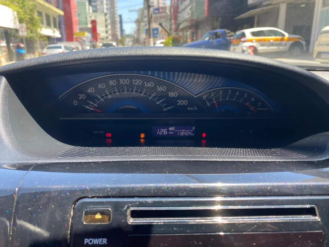 Etios Hatch XS 1.5 completo manual 2015 - Imagem 10