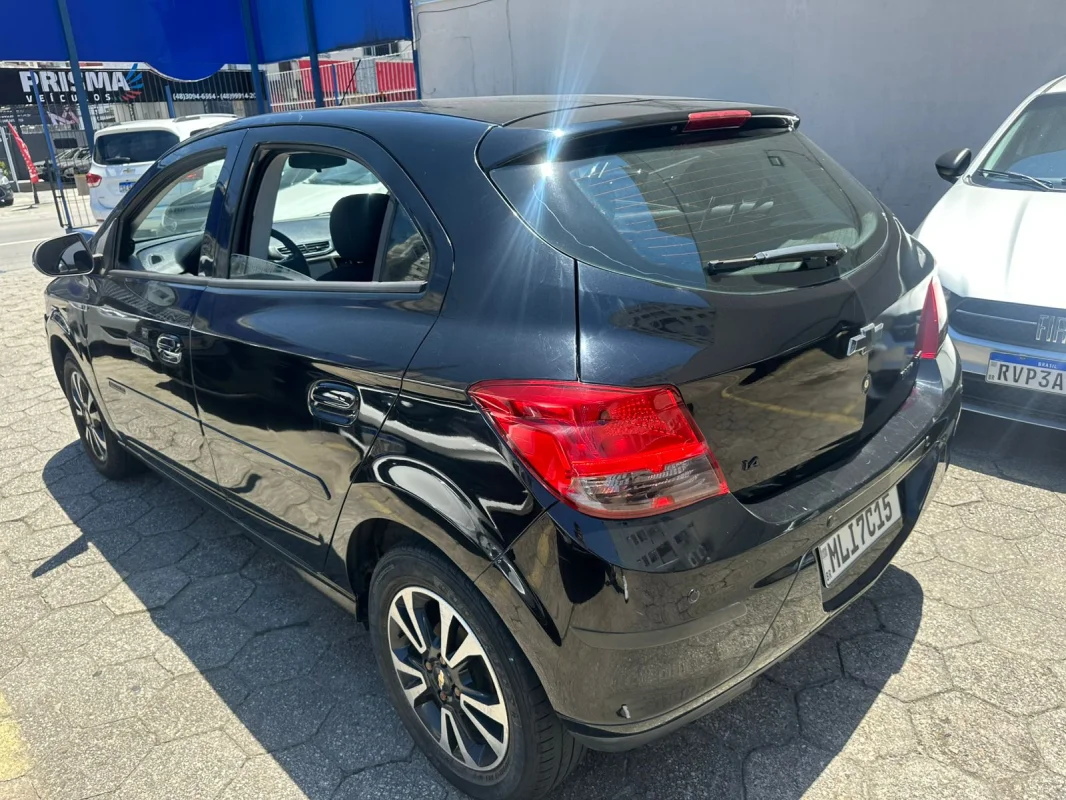 ONIX HATCH LTZ 1.4 8V FlexPower 5p Mecânico 2014 - Imagem 16