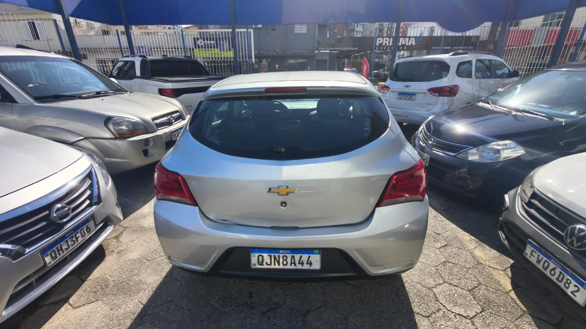 Onix hatch LT  1.8 8v Flexpower 5p Mec 2019 - Imagem 6