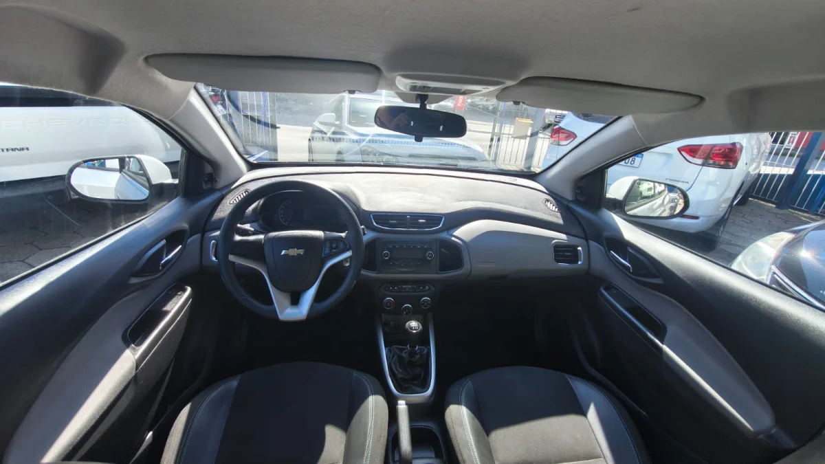 Onix hatch LT  1.8 8v Flexpower 5p Mec 2019 - Imagem 13