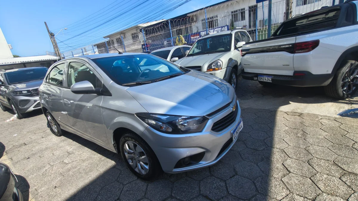 Onix hatch LT  1.8 8v Flexpower 5p Mec 2019