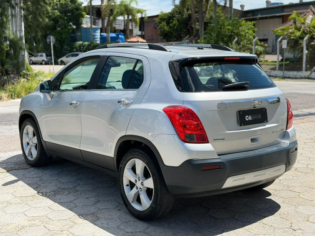 Tracker LTZ 1.8 2014 C/ Teto solar  - Imagem 4