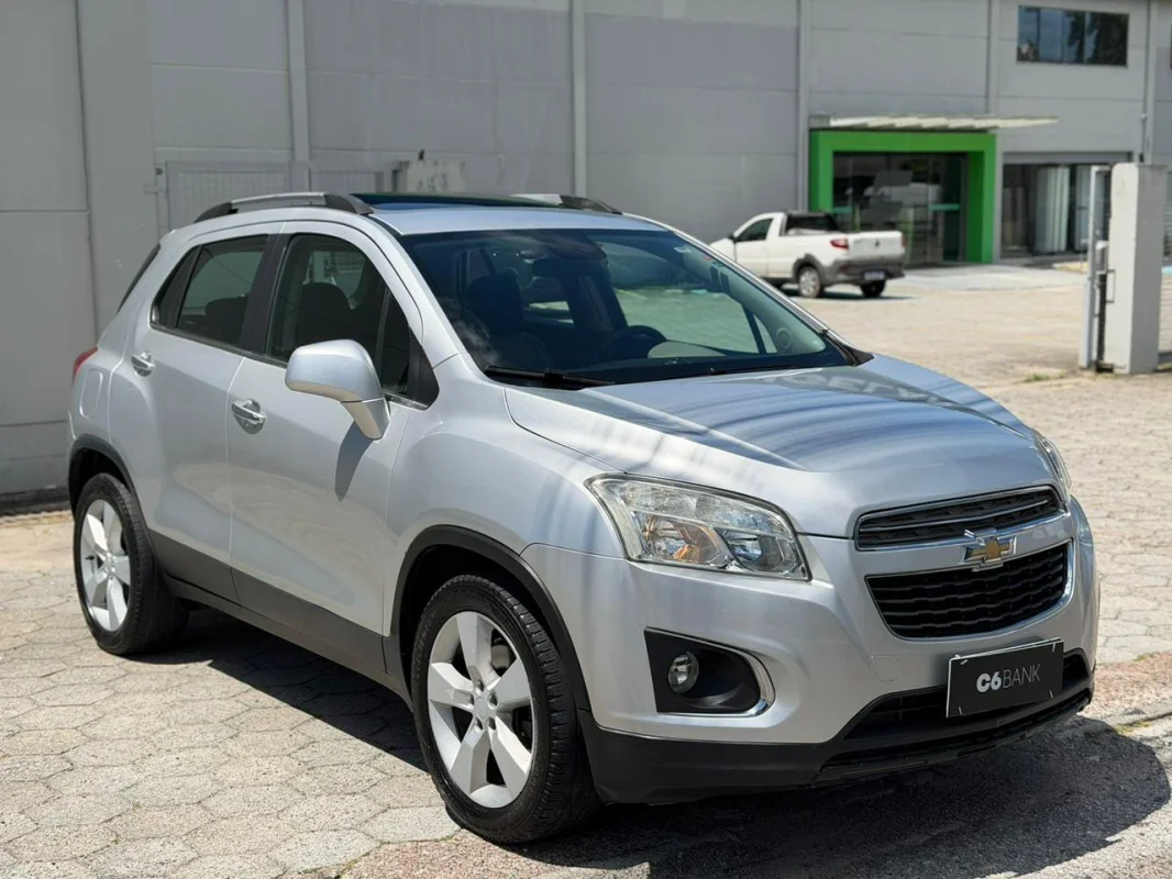 Tracker LTZ 1.8 2014 C/ Teto solar 