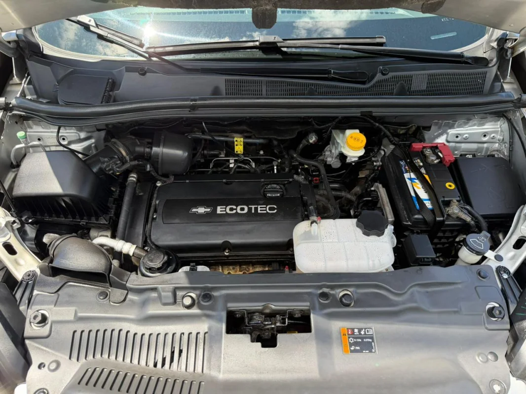 Tracker LTZ 1.8 2014 C/ Teto solar  - Imagem 9