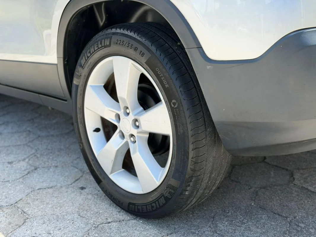 Tracker LTZ 1.8 2014 C/ Teto solar  - Imagem 10