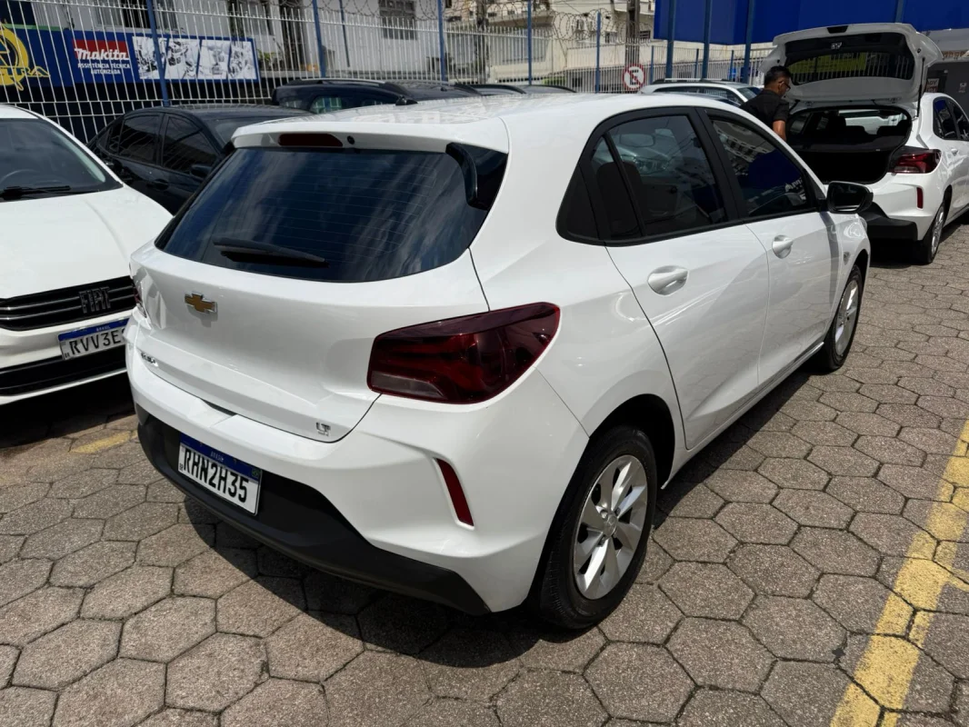 Onix LT2 1.0 Mec. Completo 2022 - Imagem 3