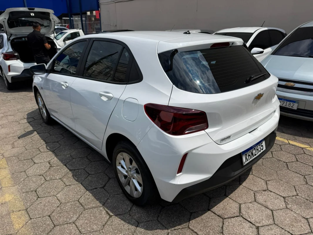 Onix LT2 1.0 Mec. Completo 2022 - Imagem 5