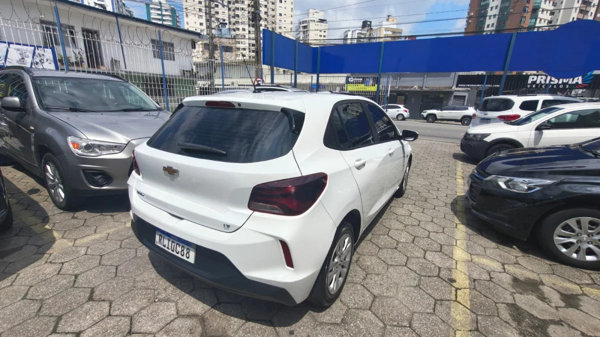 Onix LT 1.0 Mec. Completo 2022 - Imagem 5