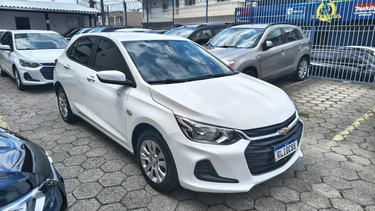 Onix LT 1.0 Mec. Completo 2022