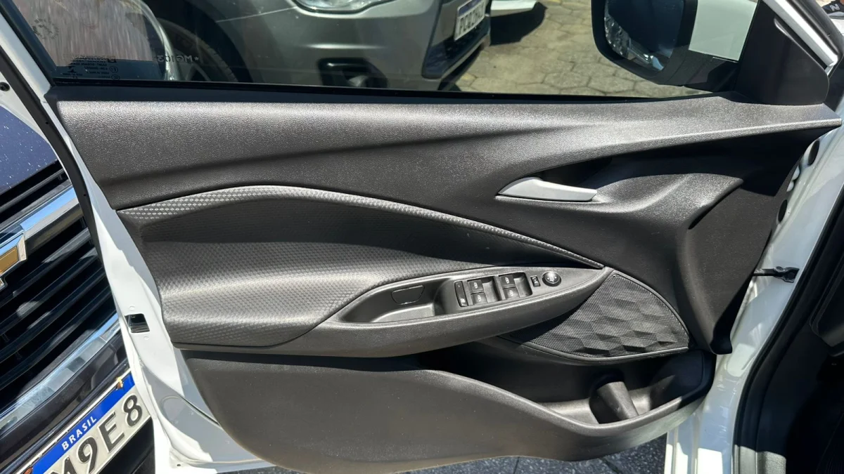 ONIX HATCH LT 1.0 12V Flex 5p Mecânico 2021 - Imagem 15