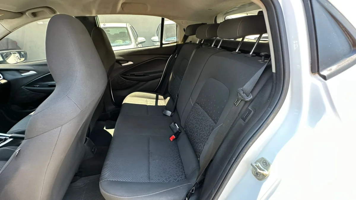 ONIX HATCH LT 1.0 12V Flex 5p Mecânico 2021 - Imagem 8