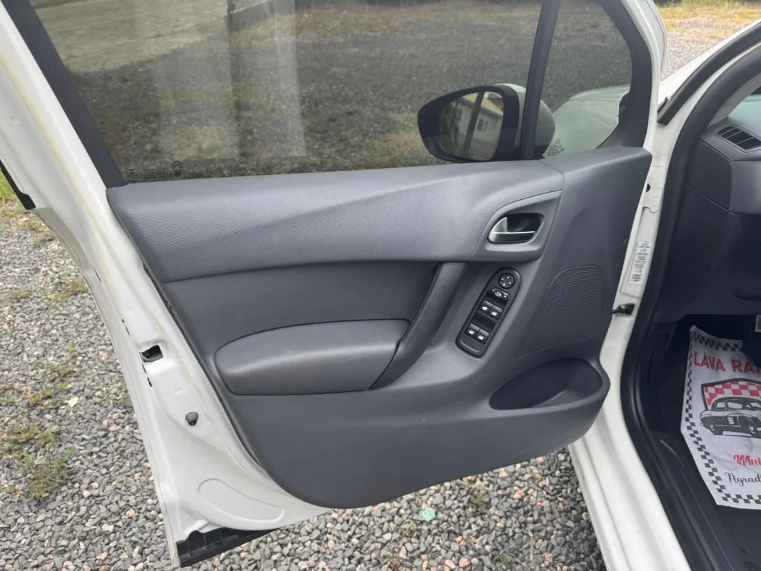 C3 Tendance 1.6 Automático 2017 com Teto Zenith - Imagem 10