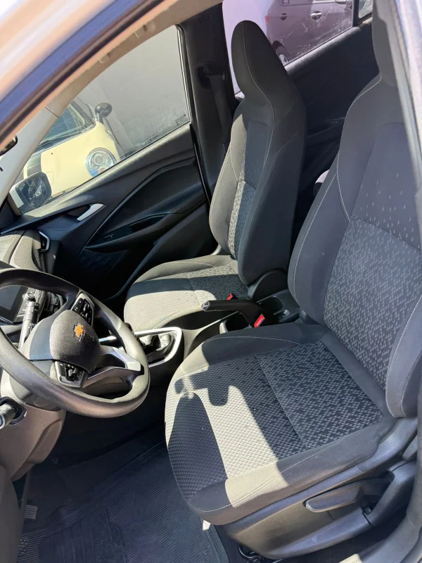 Onix Hatch LT 1.0 Mec. Completo 2021 - Imagem 9