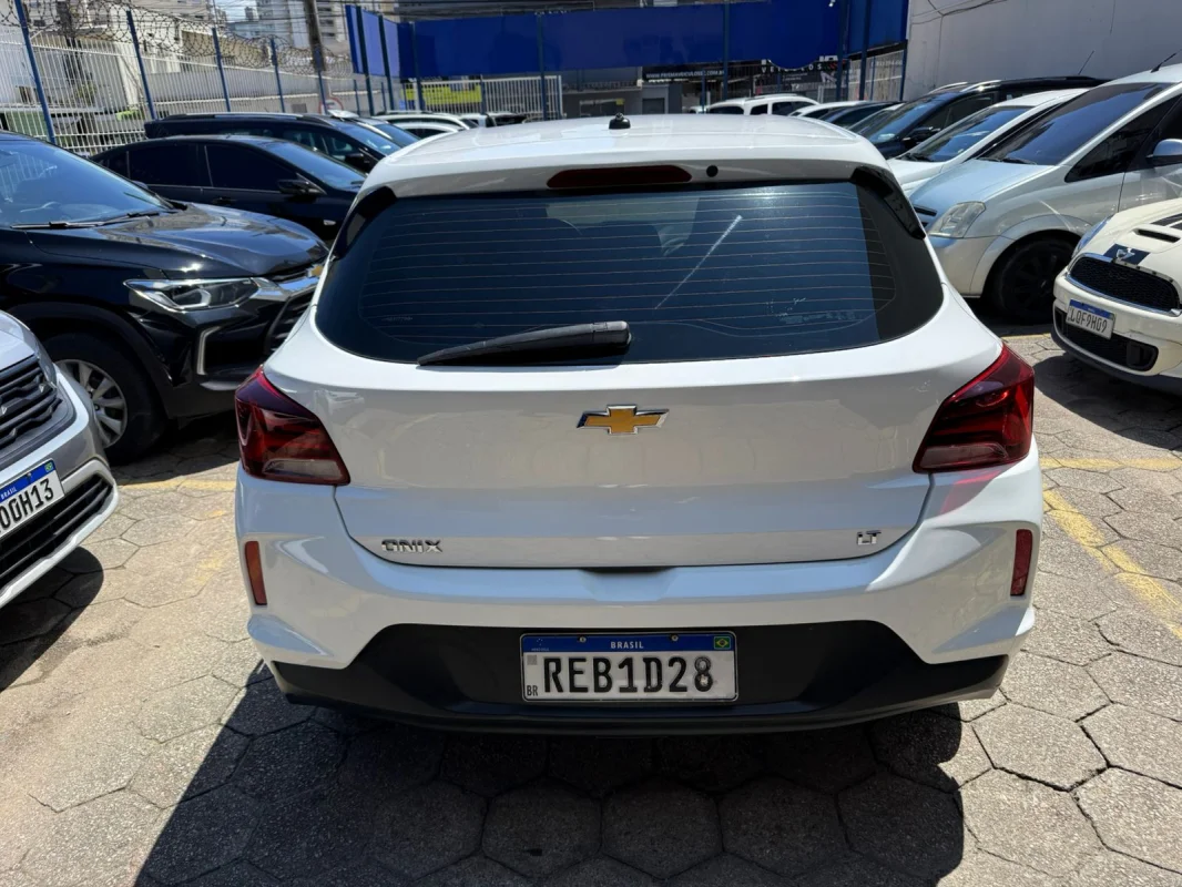 Onix Hatch LT 1.0 Mec. Completo 2021 - Imagem 6