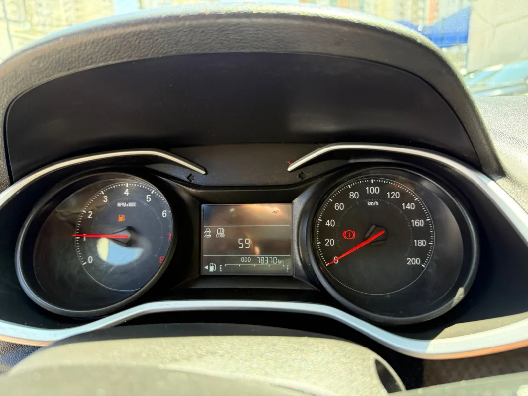 Onix Hatch LT 1.0 Mec. Completo 2021 - Imagem 10