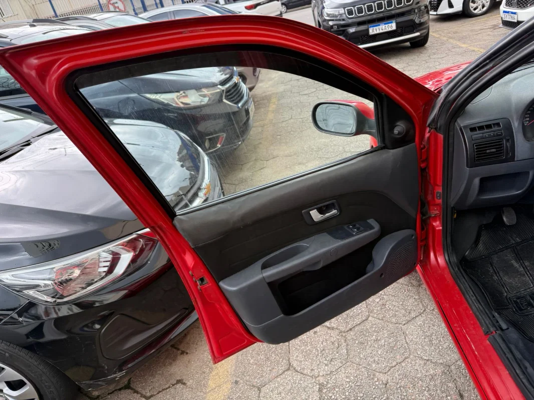 Palio ELX 1.4 Mec. Completo 2006 - Imagem 17