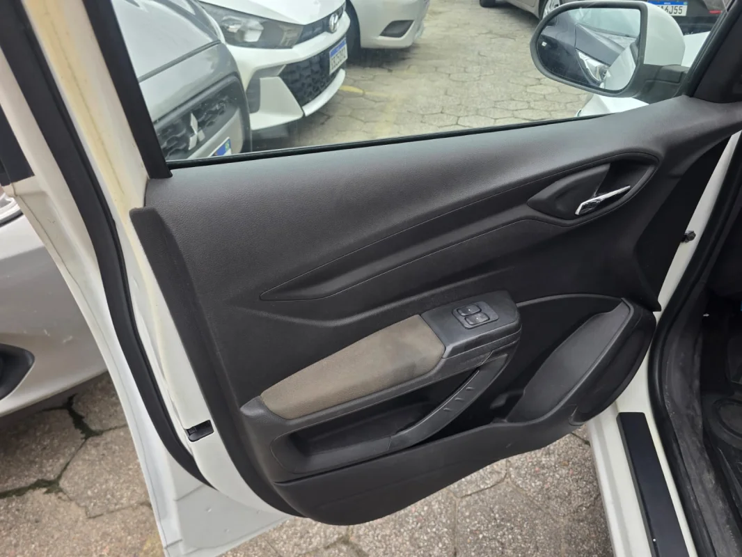 Onix LS 1.0 Completo 2015 - Imagem 12