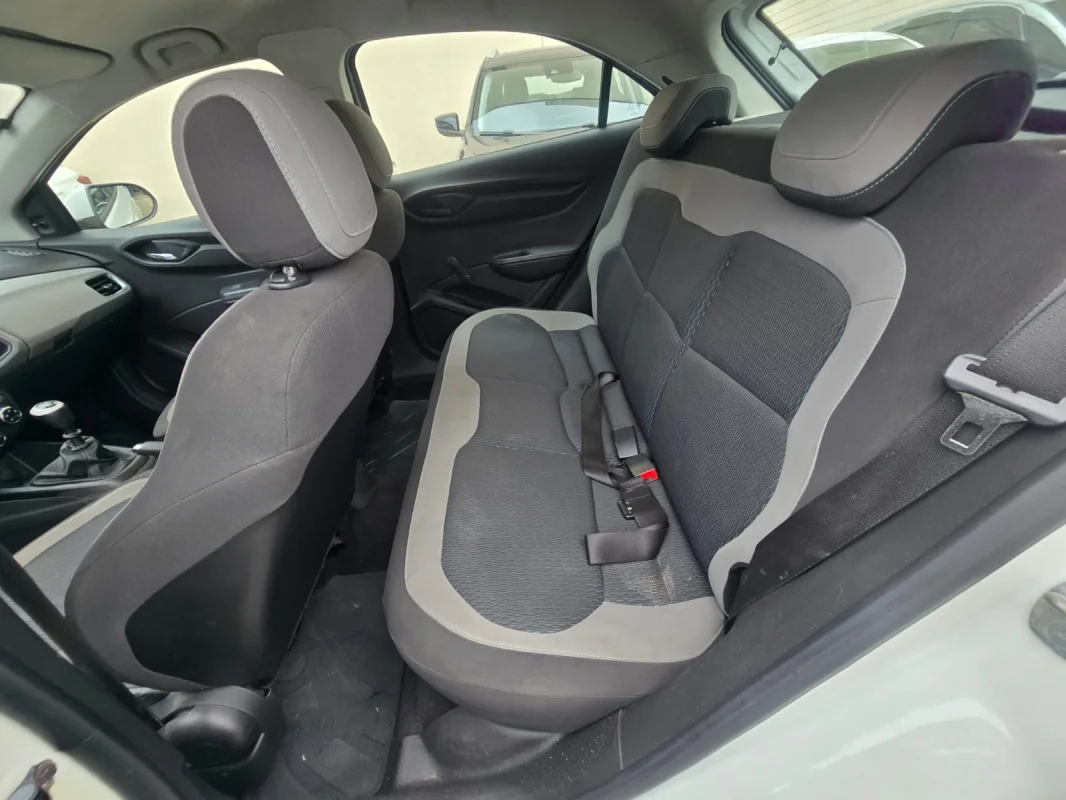 Onix LS 1.0 Completo 2015 - Imagem 8