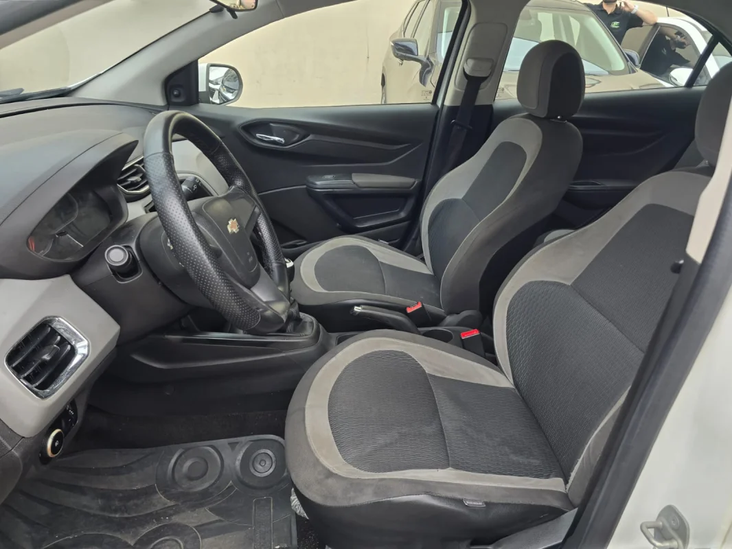 Onix LS 1.0 Completo 2015 - Imagem 9