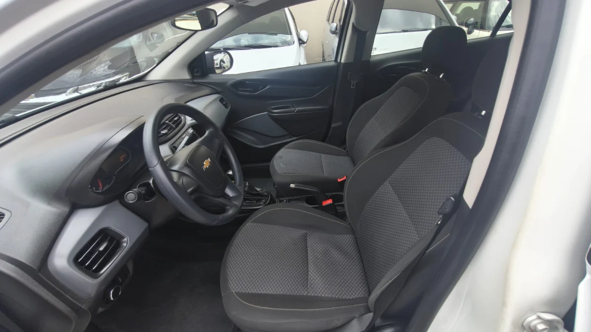 Onix Joy 1.0 Mec 8v flex Completo  2020 - Imagem 9