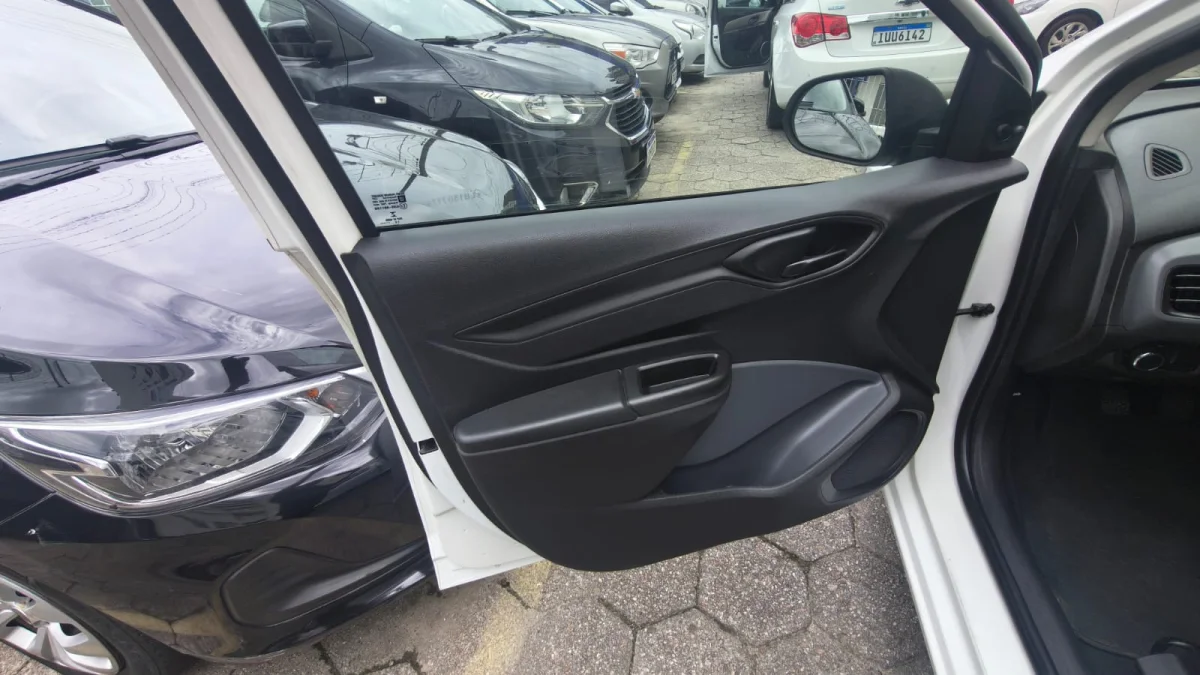 Onix Joy 1.0 Mec 8v flex Completo  2020 - Imagem 15