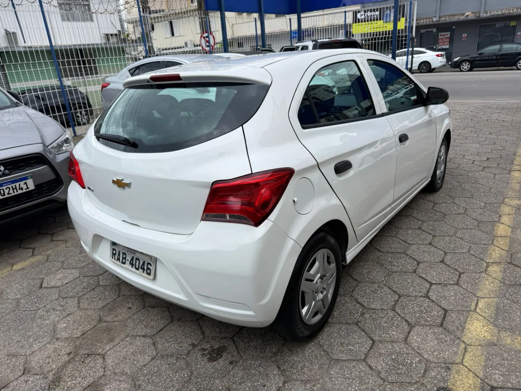 Onix Joy 1.0 Mec 8v flex Completo  2020 - Imagem 3