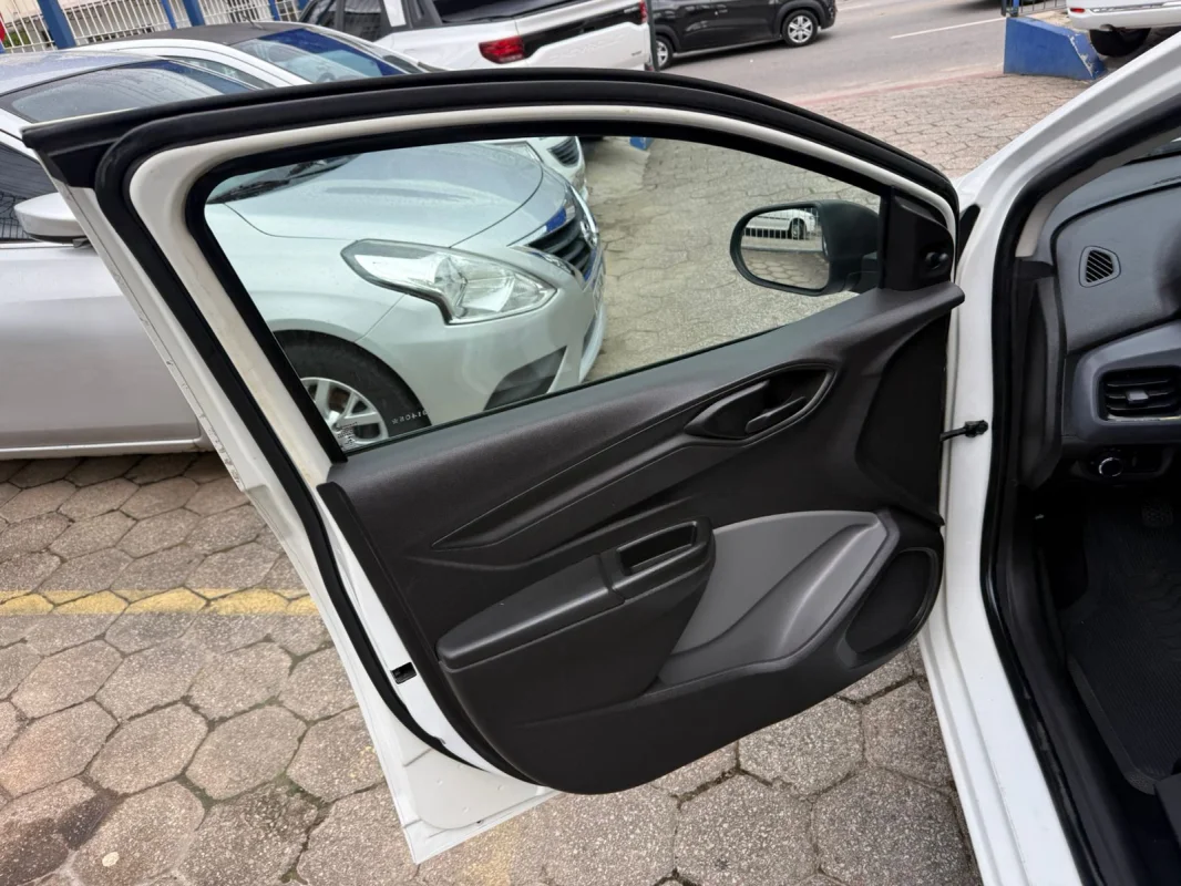 Onix Joy 1.0 Mec 8v flex Completo  2020 - Imagem 15