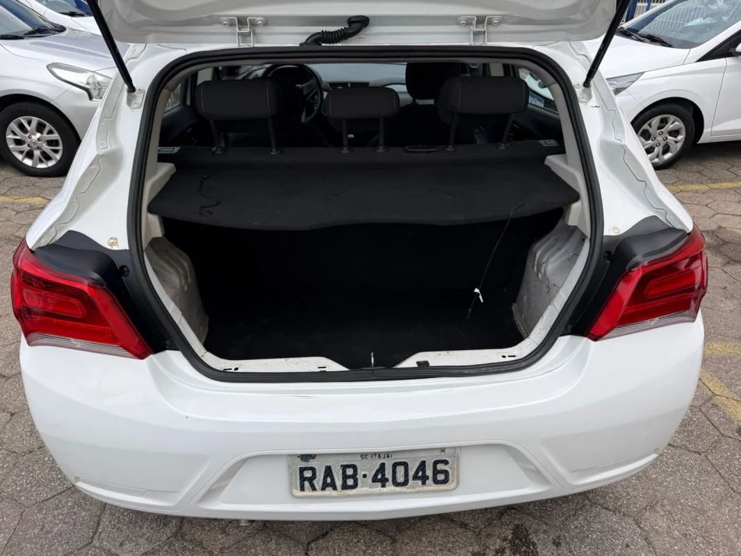 Onix Joy 1.0 Mec 8v flex Completo  2020 - Imagem 10