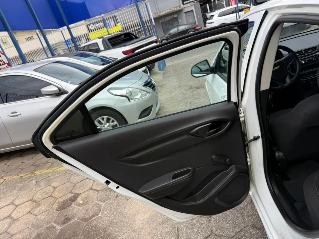 Onix Joy 1.0 Mec 8v flex Completo  2020 - Imagem 16