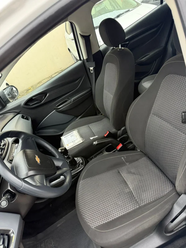 Onix Joy 1.0 Mec 8v flex Completo  2020 - Imagem 8