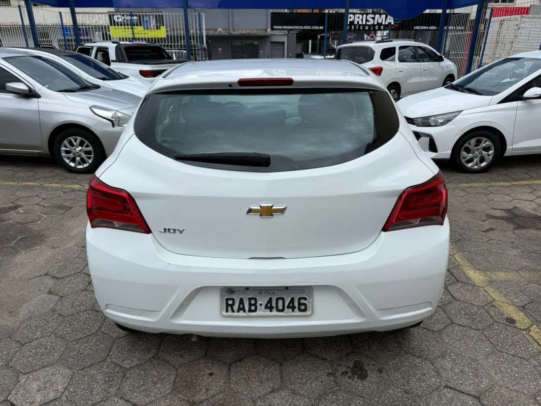 Onix Joy 1.0 Mec 8v flex Completo  2020 - Imagem 17