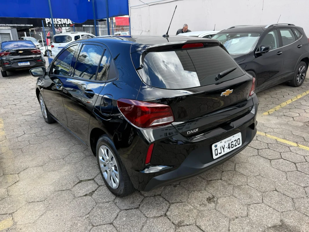 Onix LT 1.0 Mec. Completo 2020 - Imagem 5