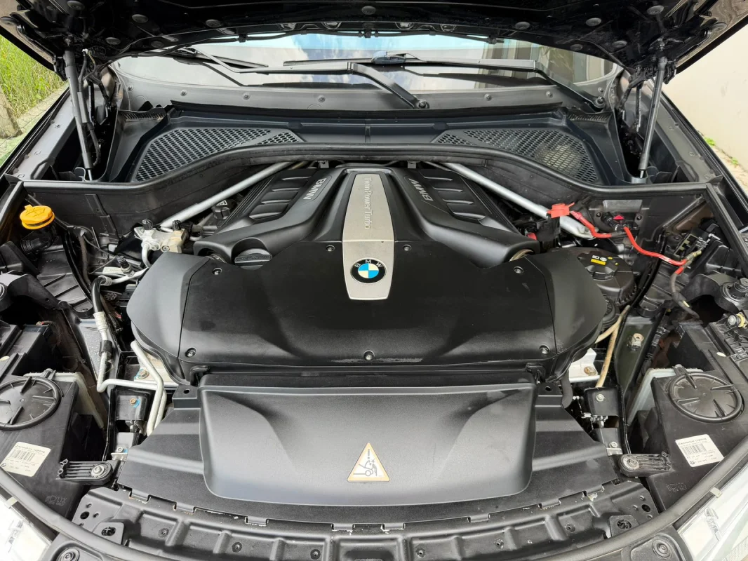 X5 50i MSport 2014 c/ Teto solar duplo - Imagem 4