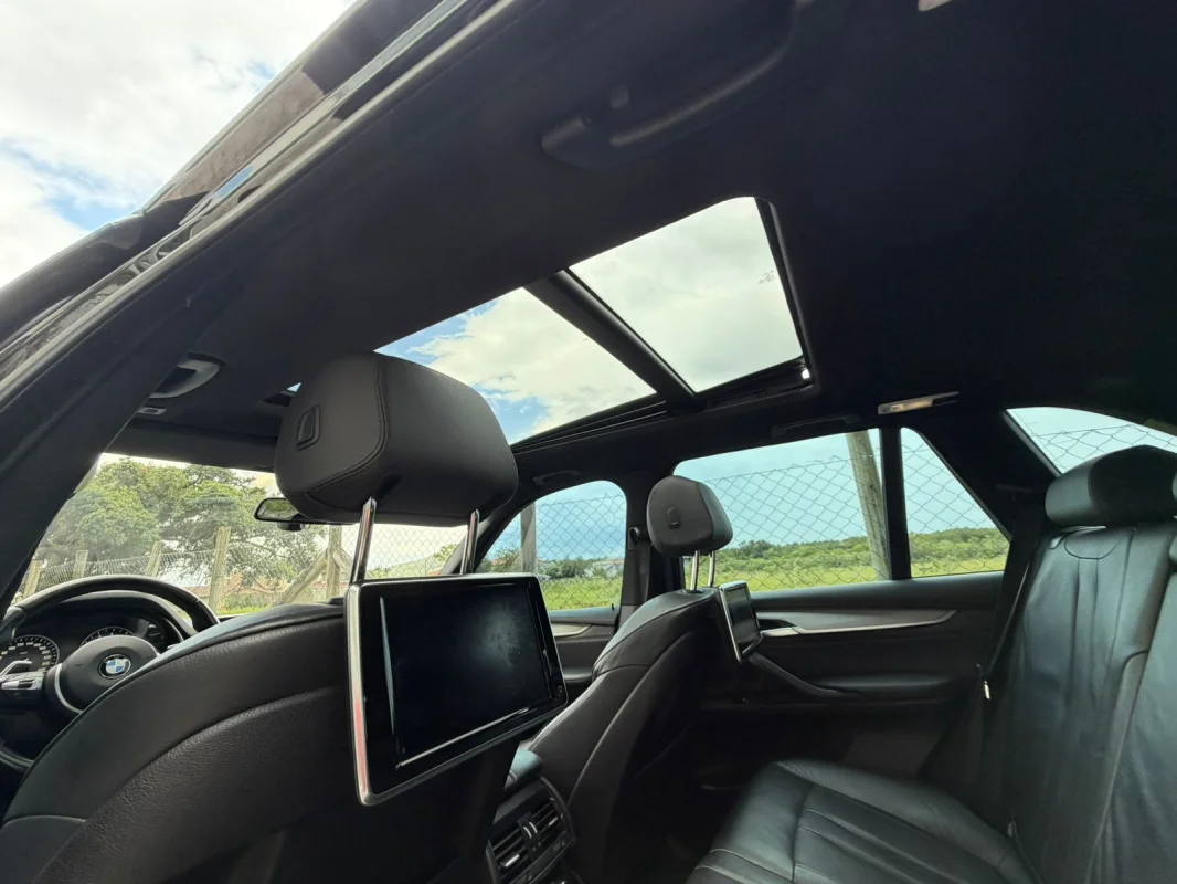 X5 50i MSport 2014 c/ Teto solar duplo - Imagem 12