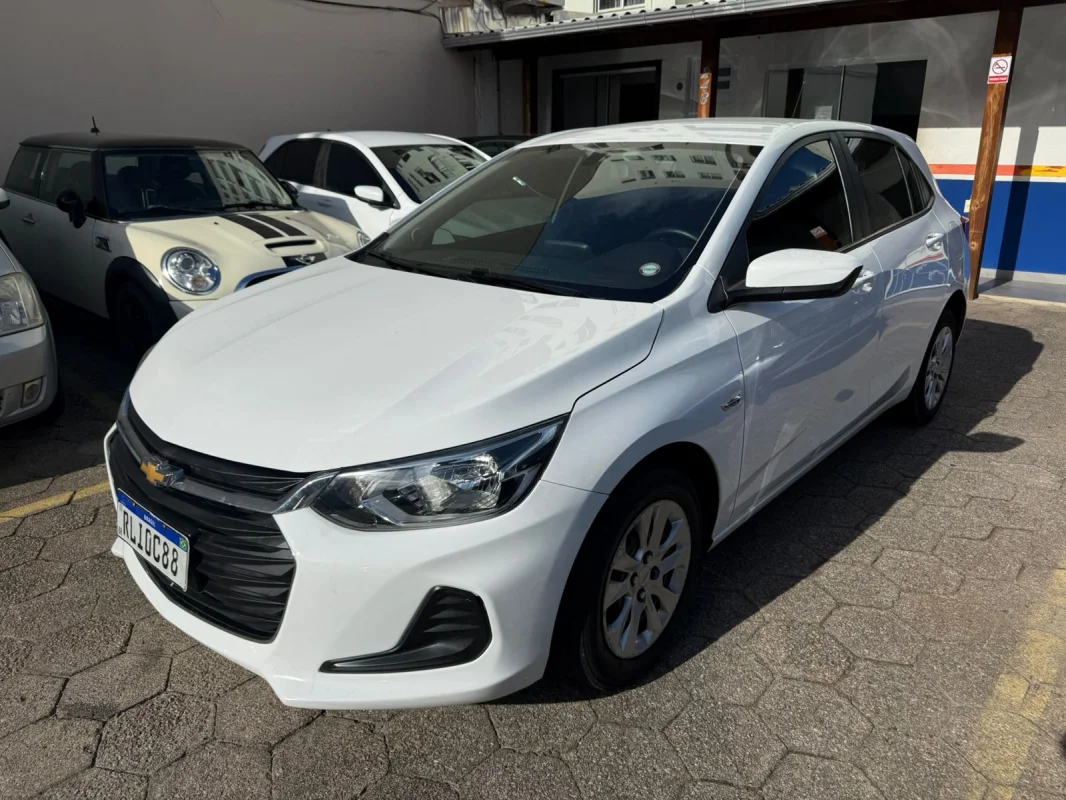 Onix Hatch LT 1.0 Mec. Completo 2021 - Imagem 4