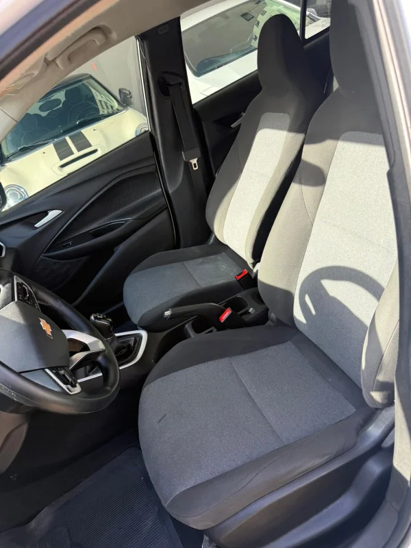 Onix Hatch LT 1.0 Mec. Completo 2021 - Imagem 9