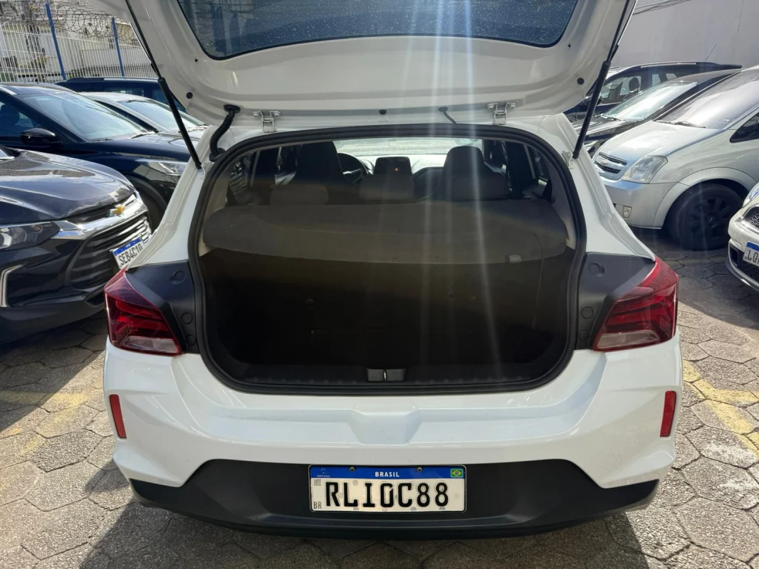 Onix Hatch LT 1.0 Mec. Completo 2021 - Imagem 11